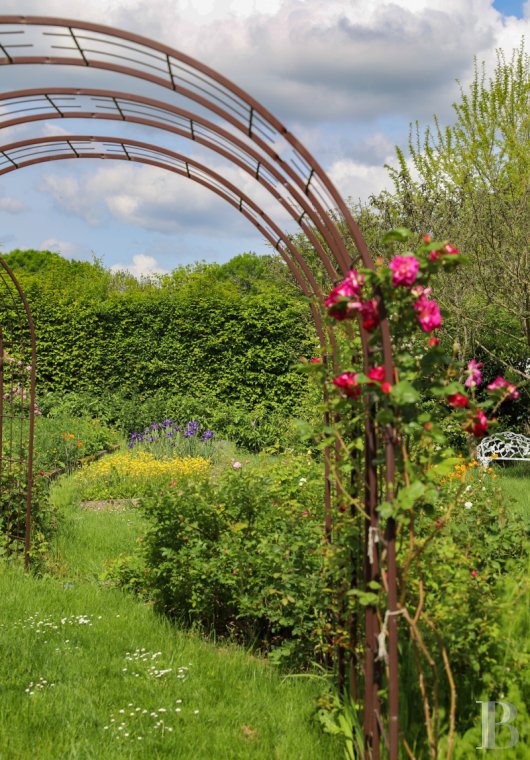 A 15th century manor and its remarkable garden west of Le Mans in Sarthe - photo  n°4
